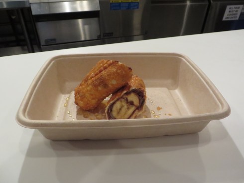 Dessert at Pow Pow: Deep Fried Banana and Nutella Eggroll 